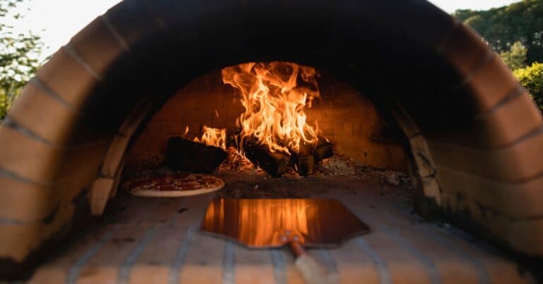 How To Cook In A Pizza Oven: Tips & Tricks for Perfect Results